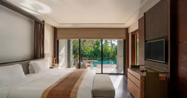 1BR The Ritz Carlton Suite with Lagoon Access